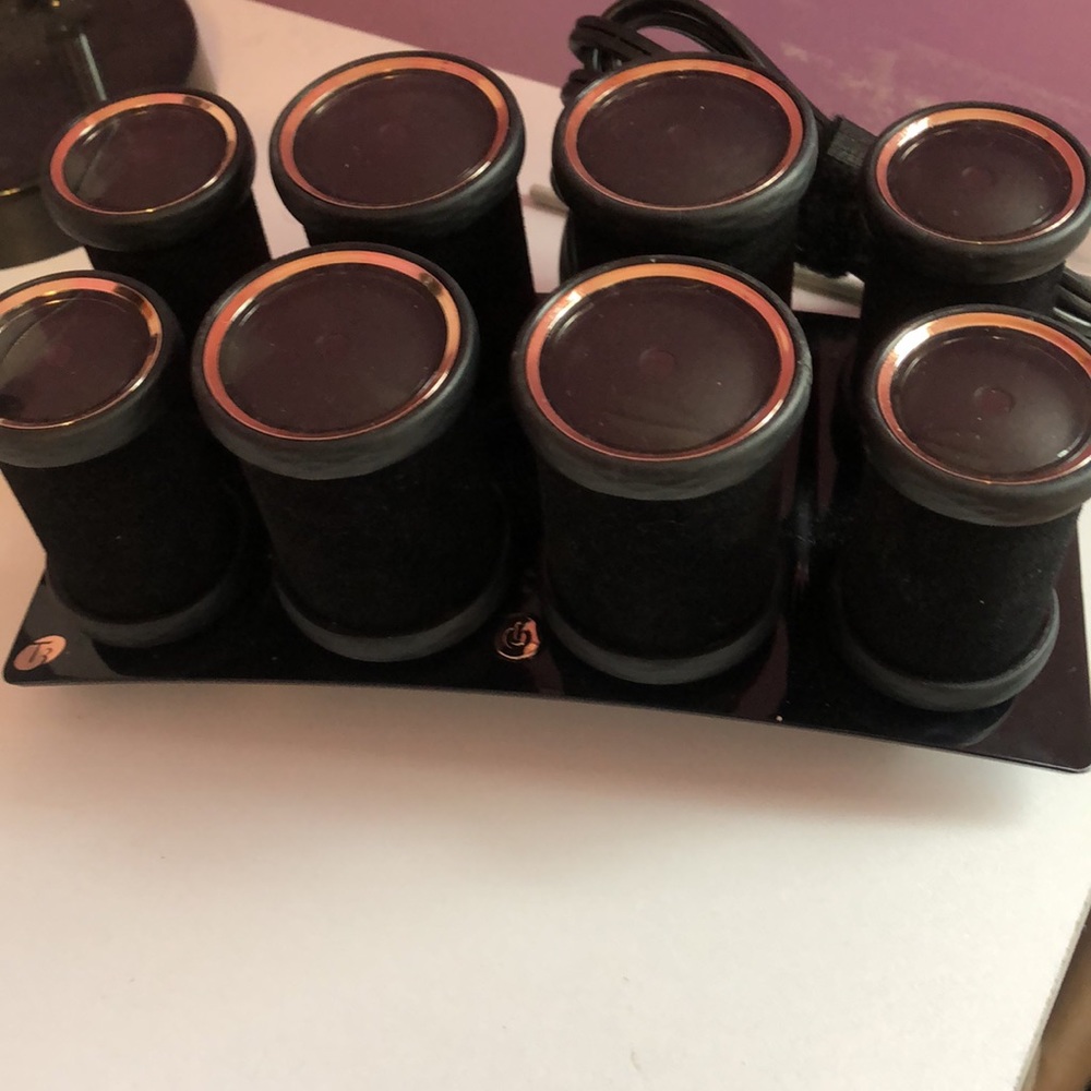T3 Hot Rollers- Case & clips included!